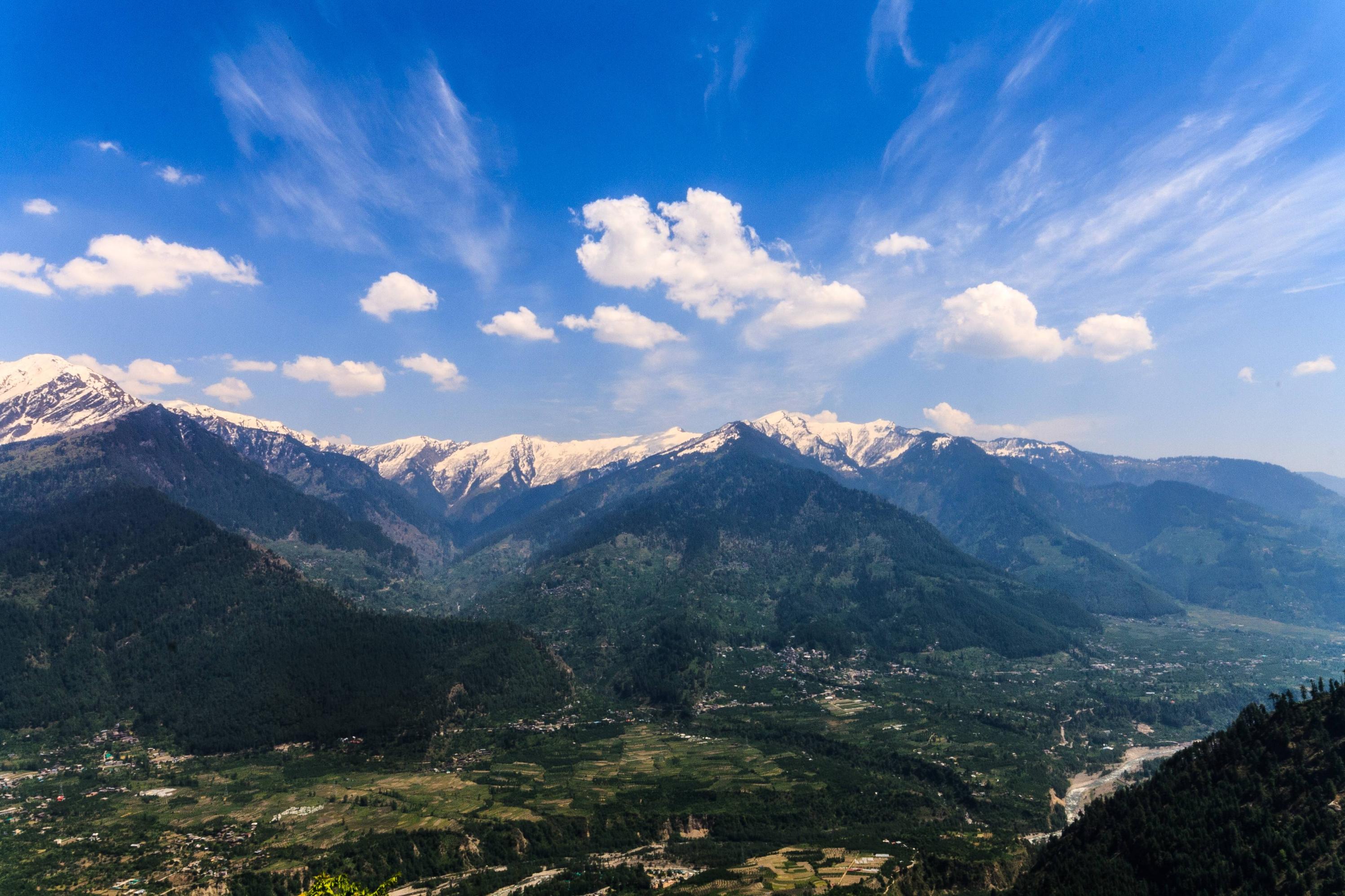 Высокие горы индии. Индия горы Гималаи. Долина Катманду Гималаи. Горный хребет Апусени, Румыния.